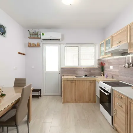 Lilla Cozy House Апартаменти *